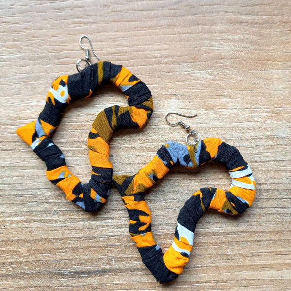 Boucles d'Oreilles en Forme d'Afrique Mata - SublimeWax 2