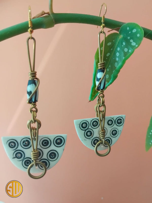 Boucles d’oreilles africaines artisanales du Kenya – Noir et blanc ethnique