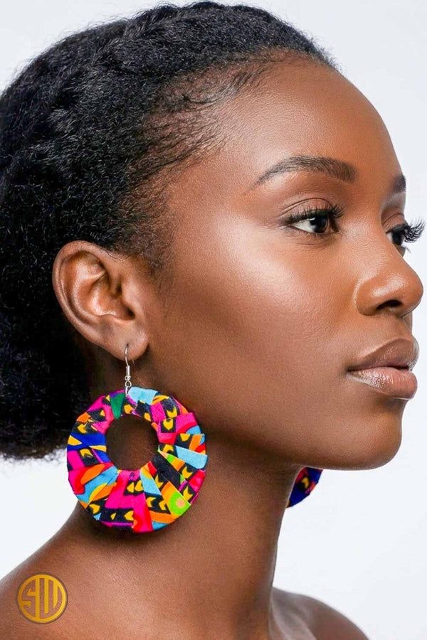 Boucles d’oreilles africaines en wax – Fait main au Kenya (plusieurs motifs)