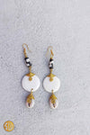 Boucles d'Oreilles en Corne Blanche, Cauris et Perles - SublimeWax