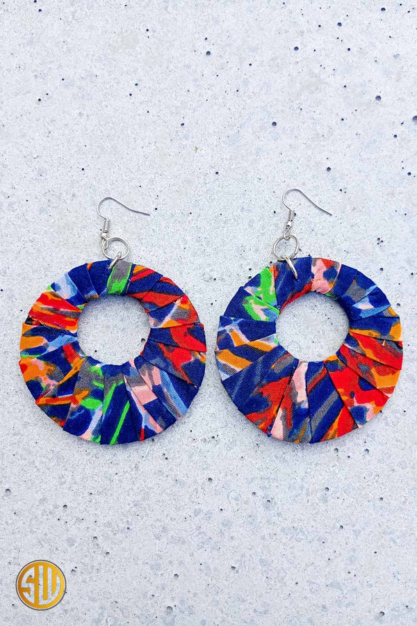 Boucles d’oreilles africaines en wax – Fait main au Kenya (plusieurs motifs)