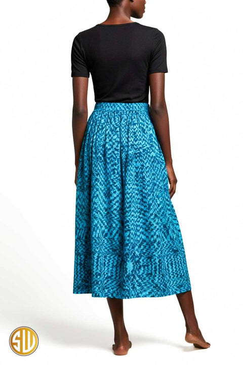 Jupe midi bleue en tissu africain – Élégance décontractée