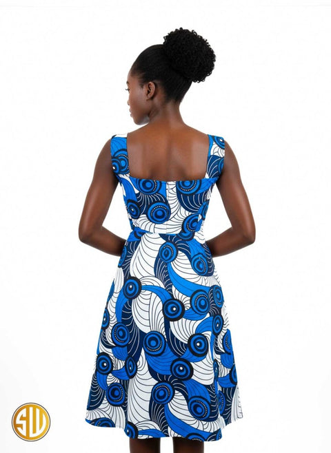 Robe patineuse en wax bleu et blanc – Mode ethnique chic