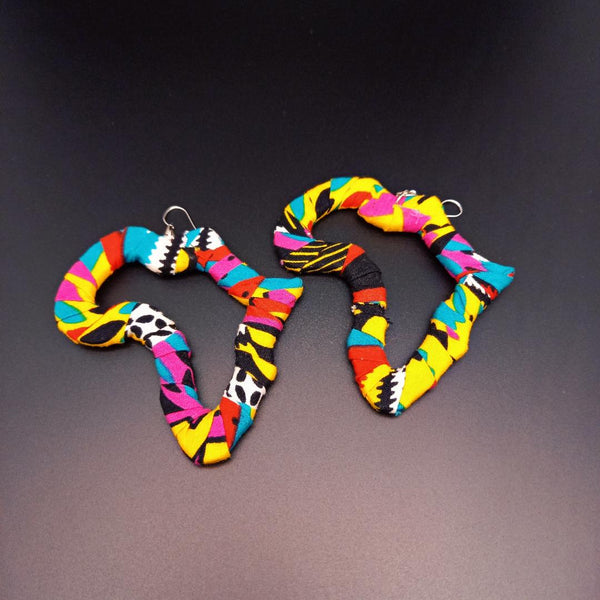 Boucles d'Oreilles en Forme d'Afrique Mata - SublimeWax 1