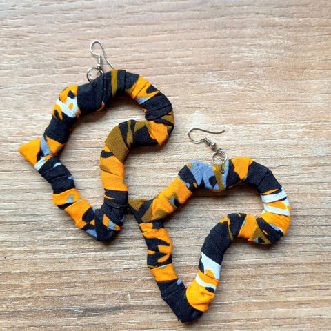 Boucles d'Oreilles en Forme d'Afrique Mata - SublimeWax 2
